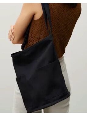 Everlane Canvas Lantern Tote